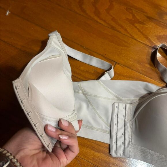 BOUTIQUE Front Clasps Large Women's Nude Intimates Adjustable Everyday Loose Bra - Picture 3 of 4